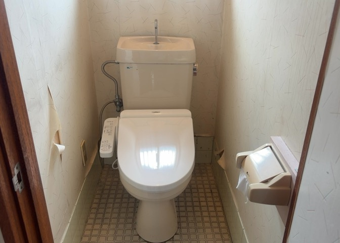 トイレは大きさや形、機能、抗菌性などが異なる多種多彩なタイプが各メーカーから出ています。それぞれに良さがあるため、事前にどういったタイプのトイレがいいのかをご家庭内で決めて、内見に行くといいでしょう。