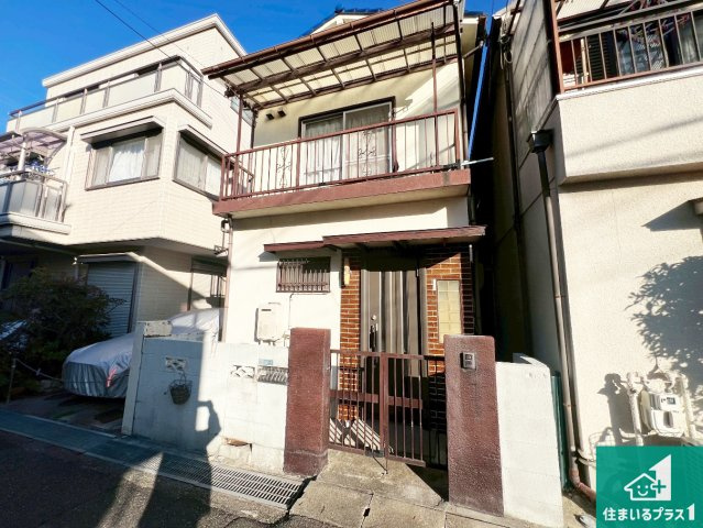 周辺は落ち着いた街並みの住宅地！子育てがしやすい住環境です！現地でしかわからない事もございます。是非一度ご覧ください。