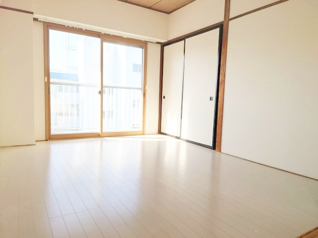 押入収納あり