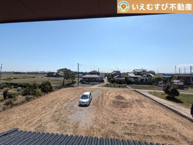 高い建物が無く開放感のある展望　バルコニーからの展望も開けていてのどかな景色が望めます。日当りも良いですね♪