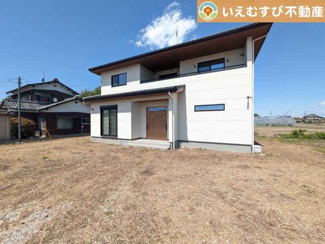 元気なお子様のお外遊びも、自宅のお庭なら安心！　お庭が広いとお子様と遊んだりBBQをしたりと楽しみも増えそう♪