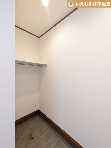 大容量の収納スペースで住空間もスッキリ広々　収納がたっぷり付いていれば、お部屋がすっきり保てて気持ちが良いですね♪