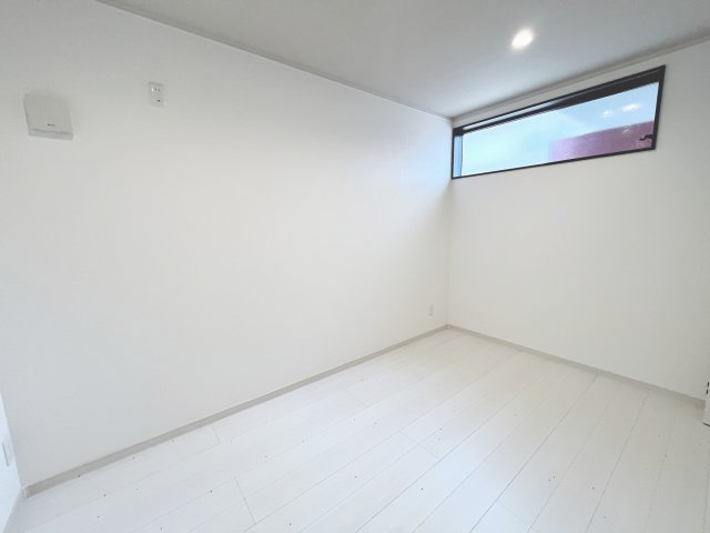 個人の部屋や寝室として使える洋室です
