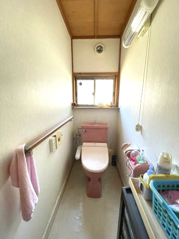 コンパクトで使いやすいトイレです