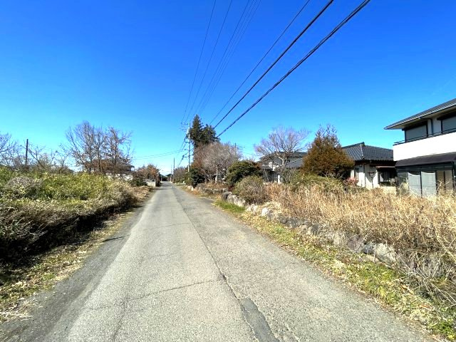 前面道路含む現地写真です