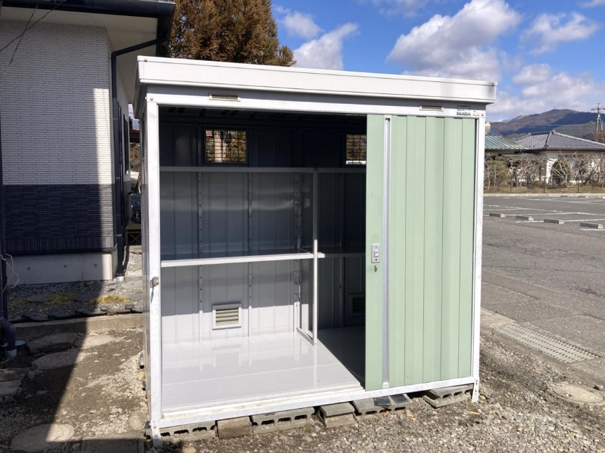 外物置もあり、アウトドアグッズなども収納できます。