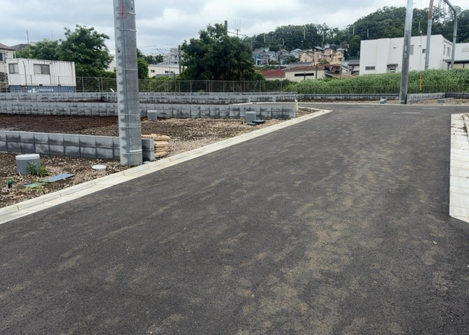 土地探しをしていると都市計画区域という言葉を目にすると思います。法律によって、都道府県知事や国土交通大臣が指定するエリアのことを指しており、都市計画区域は市街化区域と市街化調整区域に分けられています。
