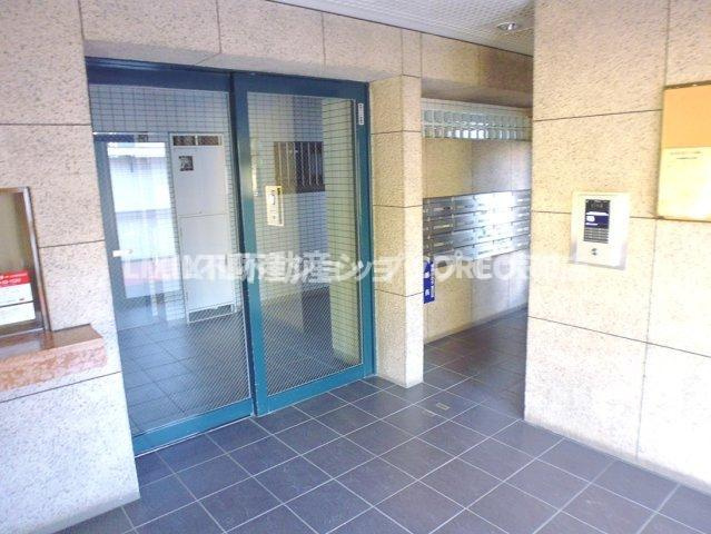 スーパーやドラッグストアなどの買い物施設が近くにあり、生活便利な立地になります！