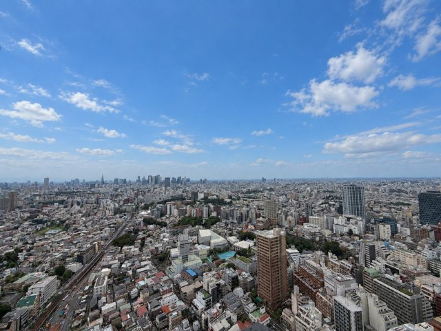 40階からの眺望。空気が澄んでいると富士山も見ることができます。