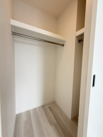6.5帖の部屋にはウォークインクローゼットも完備。