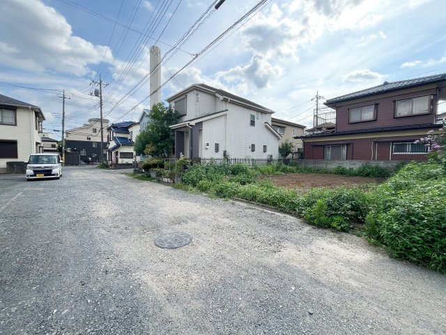 前面道路含む現地写真です