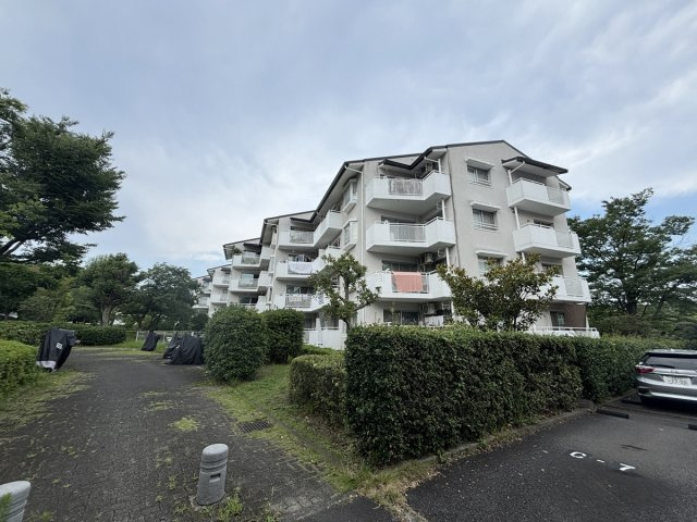 マンションの敷地が広い為、棟毎の間隔が広くとれています！