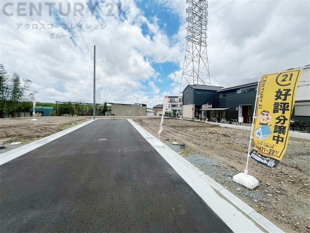 【現地のご紹介】　現地の区画内道路は、約6Ｍ幅とゆとりがあり車のすれ違いも可能です。　尼崎市田能エリアは自然が残る住環境となります。