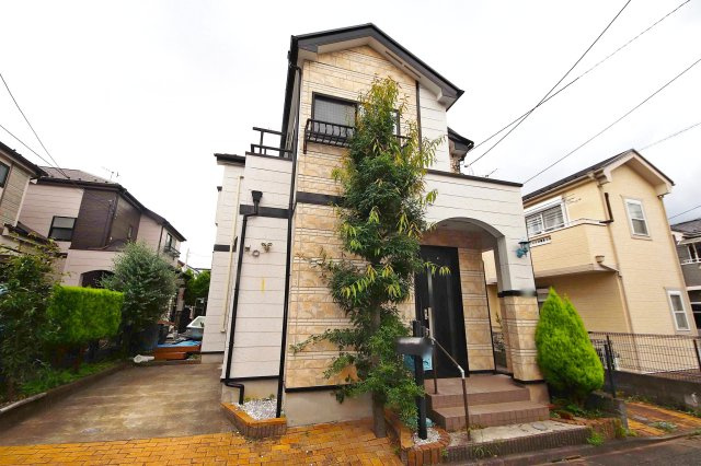 R8年8月リフォーム完了予定・R2年1月外壁屋根塗装済
