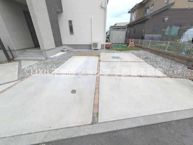 並列2台の駐車場付き！