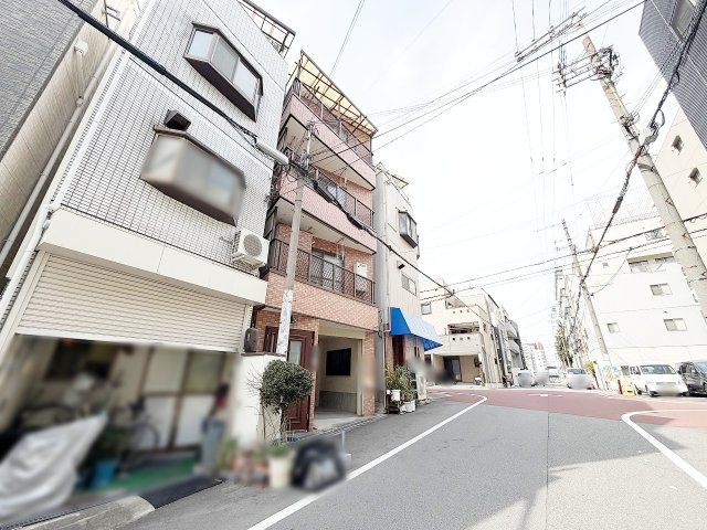 前面道路広々8メートル