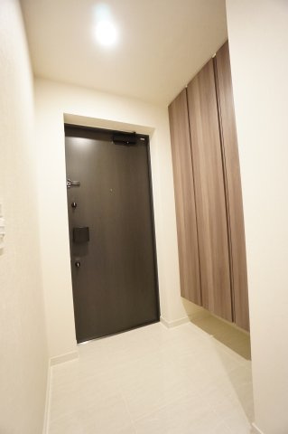 玄関です。　大容量なので、もしもの災害時の荷物等も収納できます◎