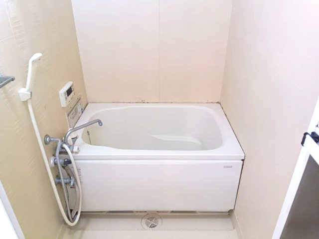 お風呂で日々の疲れを落としましょう。