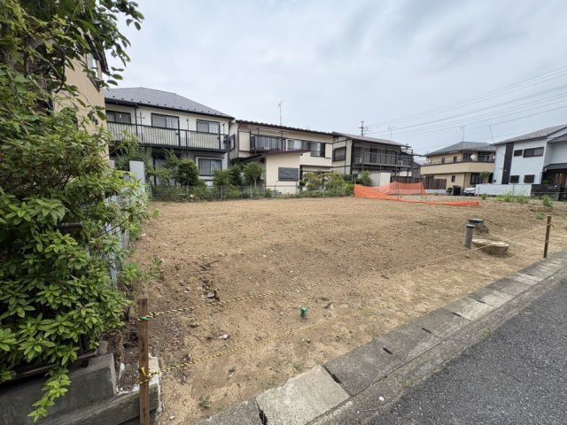 ■東武スカイツリーライン「武里」駅徒歩10分　　■土地面積約52坪！　■南面道路
