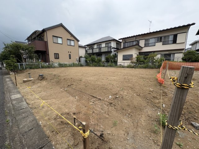 ■東武スカイツリーライン「武里」駅徒歩10分　　■土地面積約52坪！　■南面道路