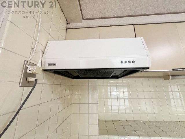 パワフルな吸引力で調理中の臭気等をしっかり処理してくれ、室内を快適に保ってくれます。　