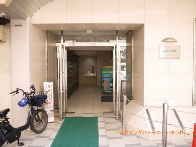 清廉とされたエントランスになっています。