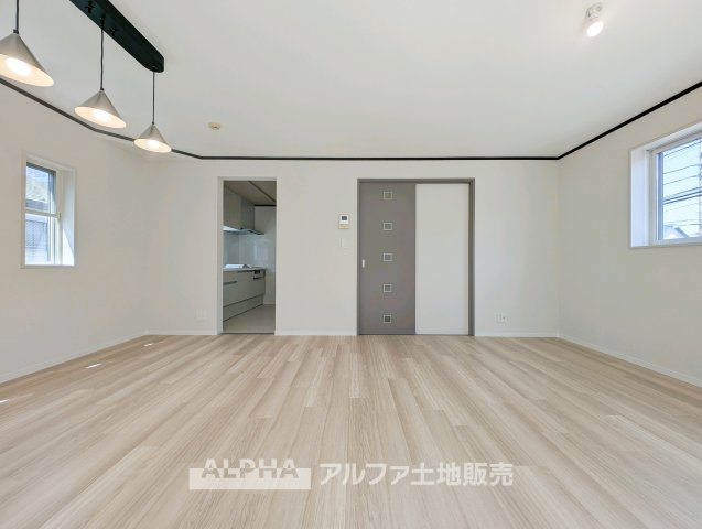 【Going　home】　◆帰宅◆リビングルームのドアを開き『ただいま～』と声をかける私。呼応するように『おかえり～』と明るい声で返す家族達。その声が聞える瞬間こそ温もりを感じるとても幸せの時間