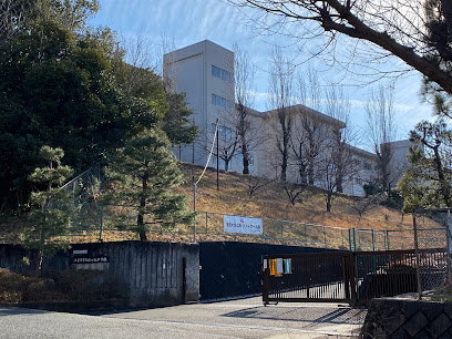 市立松が谷中学校まで徒歩5分