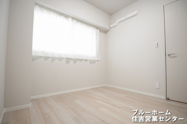 約4.5帖の洋室です！お部屋にはウォークインクローゼットや窓があります！