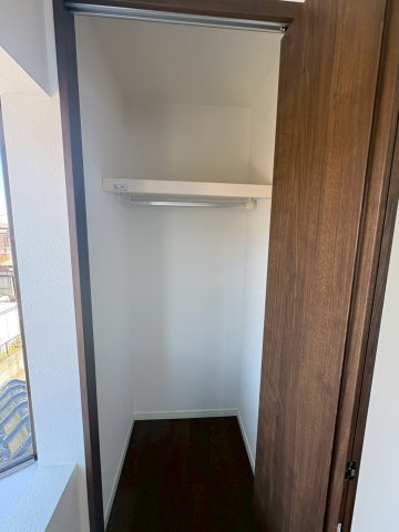 収納が豊富で、暮らしやすさに配慮した間取りです。