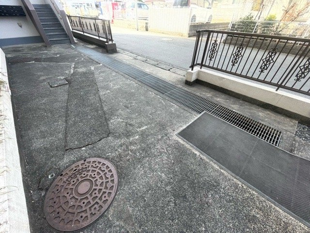 設備と言ったら、室内にあるものを想像しますよね。主に自分が生活するうえで使用する設備は、もちろん内見の際にはまずチェックすると思いますが、住人が使用できる共有部分の設備も内見の際はチェックしましょう！