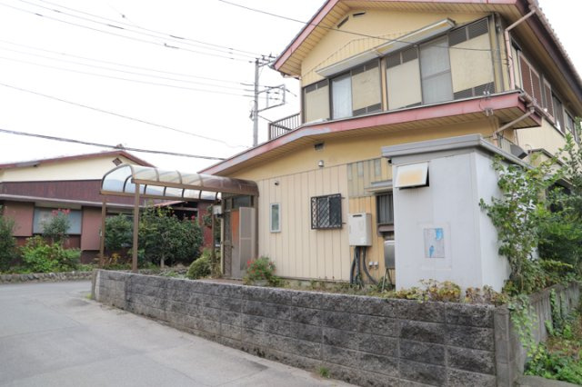 土地探しをしていると都市計画区域という言葉を目にすると思います。法律によって、都道府県知事や国土交通大臣が指定するエリアのことを指しており、都市計画区域は市街化区域と市街化調整区域に分けられています。