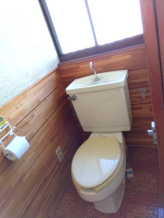 トイレが各階にあります。忙しい朝や、ファミリー世帯は助かりますね。