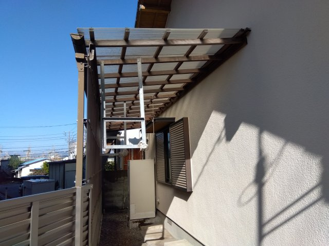物干し場には屋根があります。急な雨でも安心ですね。