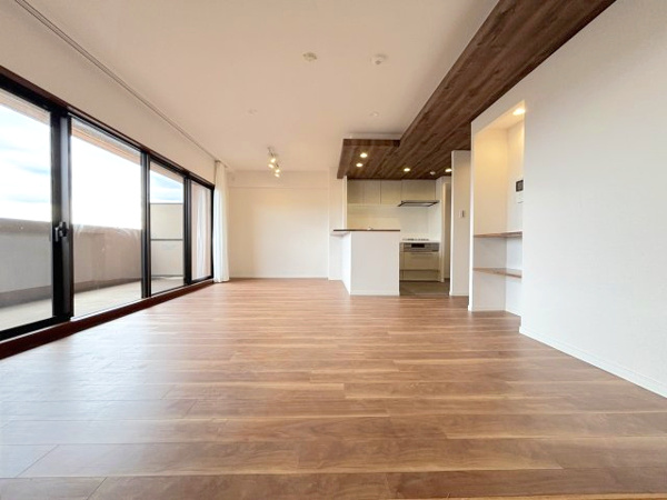 【グランレガーロ　パルココルテの居間】