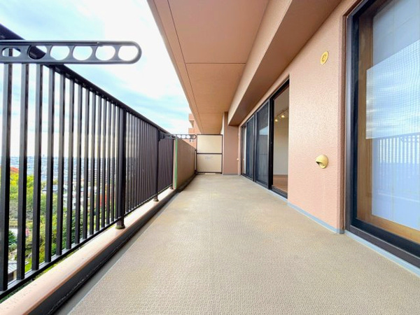 【グランレガーロ　パルココルテのバルコニー】