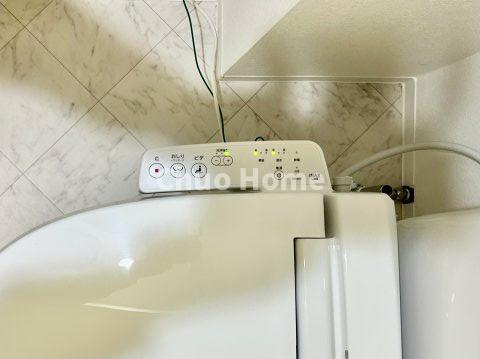 【ウォシュレット】清潔に使いたいお手洗いには最適な設備です。もちろんウォームレットも標準装備です。