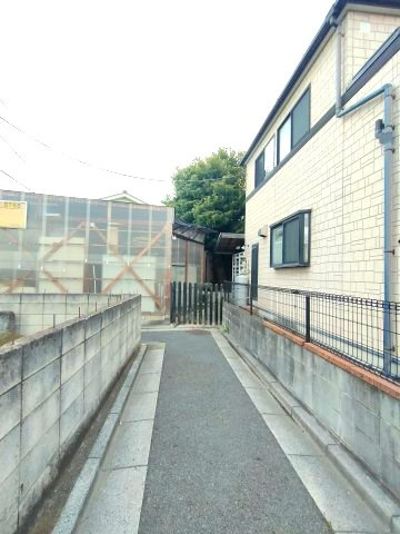 【裏面道路】