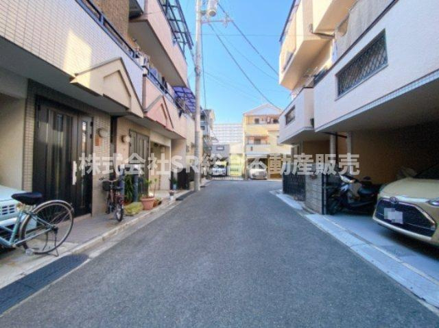 前面道路含む現地写真です