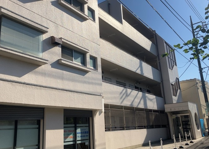 隣家の土地はどうなっているのか、生活利便施設が近くにあるのか、学校まで近いかなど、お客様のライフスタイルにあわせたイメージが重要です。また、近くにあると困る施設が近くにないかも確認するといいでしょう。
