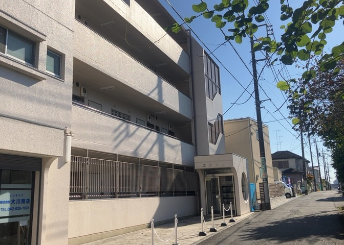 景色重視でお家選ぶをするとスーパーが遠い！学校が遠い！など生活をするうえで利便性で困ることもあります。まず一度現地を見学する際に、周辺の施設などがあるかを確認し、暮らし始めた後のことを想像しましょう。