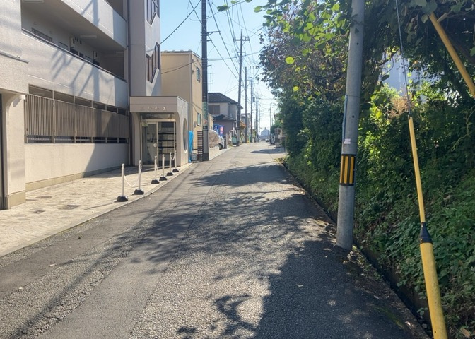 眺望の良さを楽しめるダイニングキッチンで家族団らんの時間を過ごしてはいかがでしょうか。バルコニーから見える景色を家族で眺める時間は、時間が経つのを忘れてしまいそうですね。是非、現地を見に行きましょう！