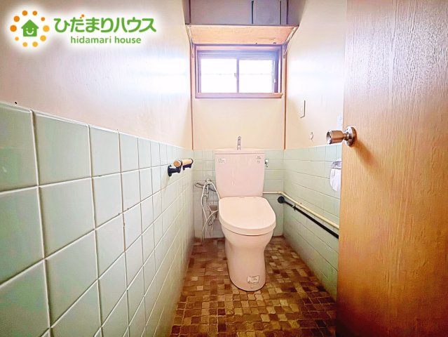 少ない水でも常にキレイを保ち、汚れが付きにくいトイレ！