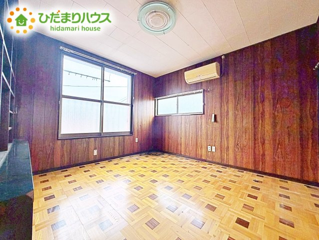 バルコニーに面していて、たっぷり光りの入る明るい主寝室です！