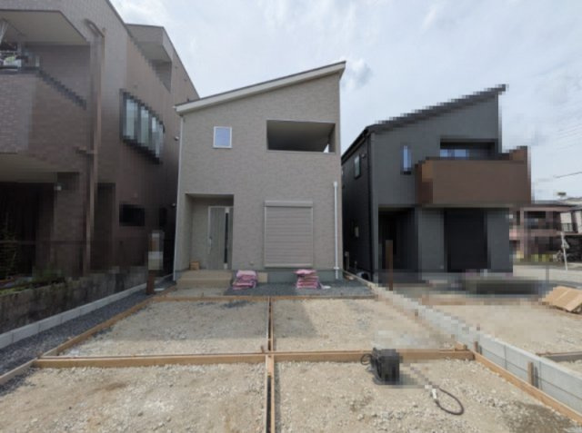 南面道路・陽当たり良好。　コンビニ・小・中学校・保育園・公園近く。