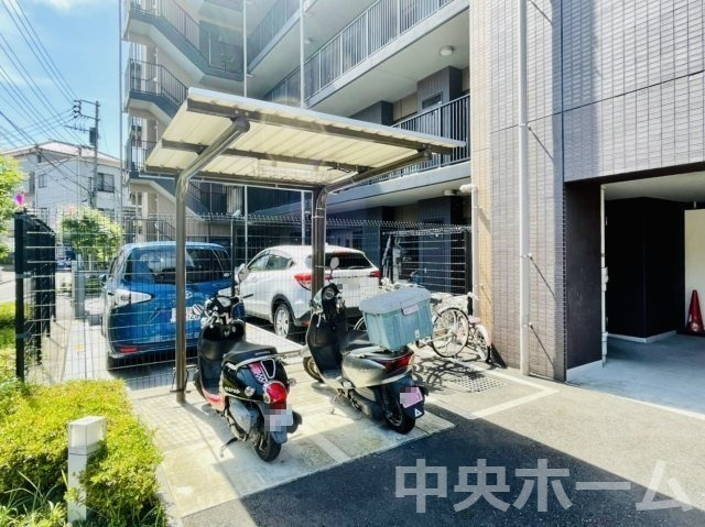 【バイク置場】最新の空き状況や費用などの詳細は担当スタッフまでお問い合わせください。