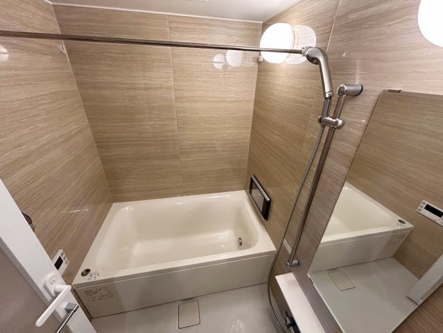 「1418サイズ」を採用しています　。足を伸ばして湯船に浸かれるゆとりがあります。