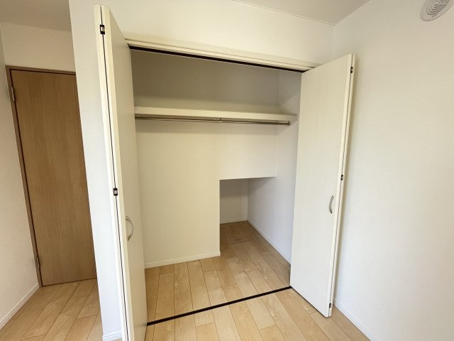 各居室に収納がついており、家族で使い分けしやすくなっています。　