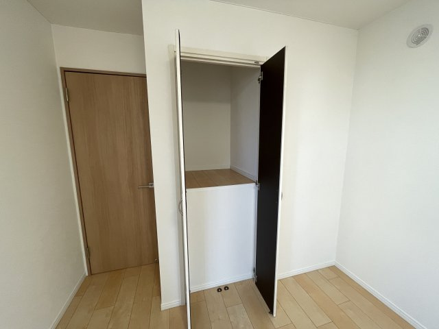 各居室に収納がついており、家族で使い分けしやすくなっています。　