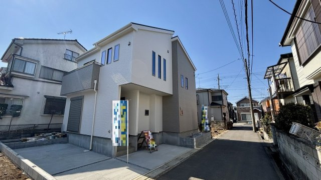 1号棟　全居室に収納がある4LDK・WIC・パントリー！1階に水回りの集中した間取りです！駐車スペース2台可(車種による)！